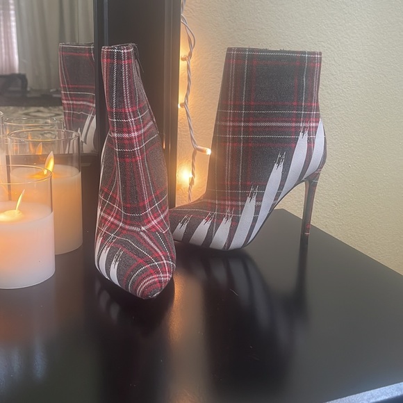 Aldo Red Ankle Boots - Picture 3 of 8